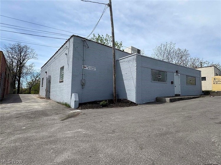 Turn-Key Industrial Flex Space In Warrensville Heights