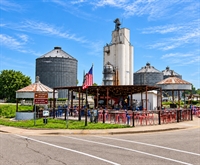 turnkey landmark bar restaurant - 3