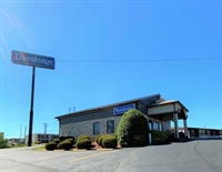 travelodge 70-key interstate hotel - 2