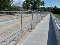 commercial fence contractor retail - 1