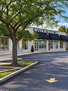 river bend plaza des - 3