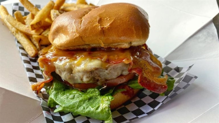Quick-Serve Burger Restaurant In Tempe