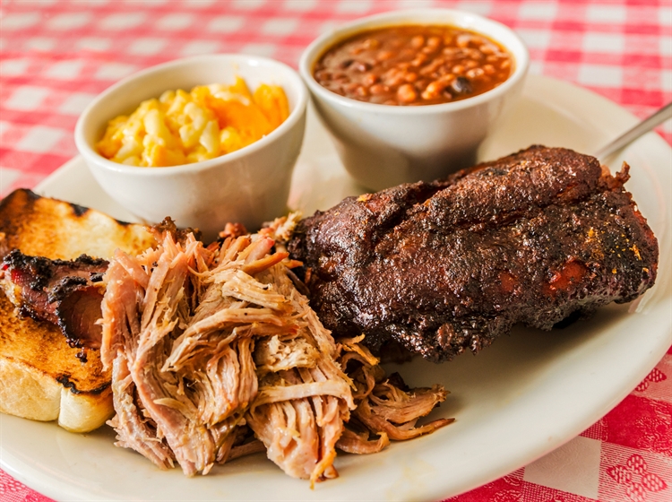 Award-Winning BBQ And Smokehouse