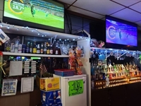 thriving sports bar san - 1