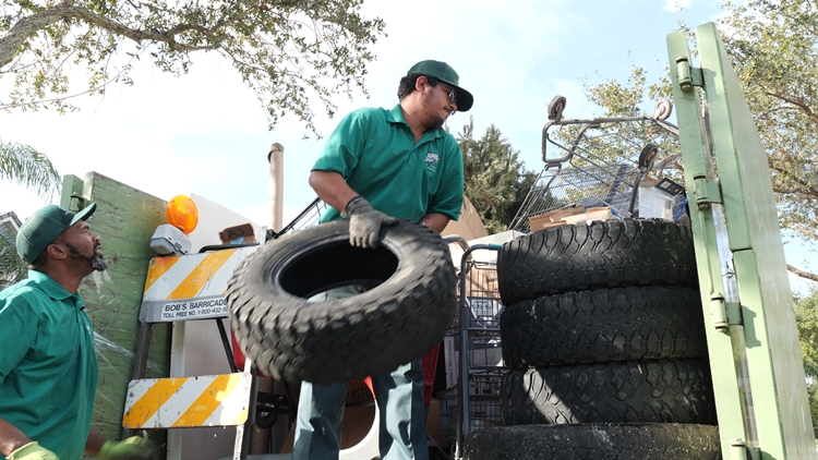 2 Revenue Streams, Absentee-Run | Junk Franchise