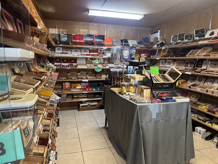 $180,000 NET Very Busy Scottsdale Smoke Shop