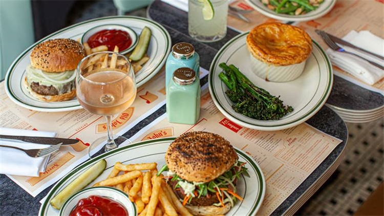 Landmark Diner On Major Intersection - UNDER CONTRACT