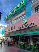 2 wahlburgers restaurants las - 1