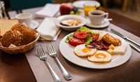 popular breakfast lunch restaurant - 1