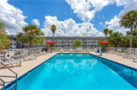 renovated 106-key howard johnson - 1