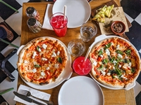 established italian restaurant pizzeria - 1