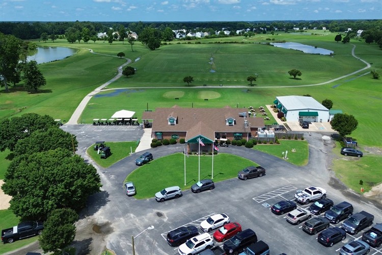 The Golf Club and Grill At Eagle Creek