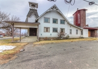 versatile commercial building tieton - 2