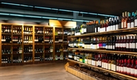 perfectly located wine shop - 1