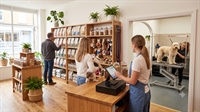 pet-grooming retail-store 4 8 - 1