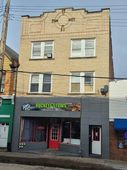 Income Producing Mixed-Use Building In McKees Rocks