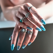 profitable nail salon busy - 1
