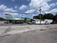 versatile commercial building with - 3