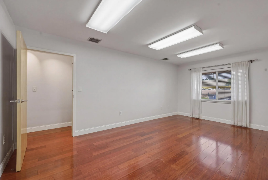 Listing media