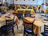 restaurant with 2 floors - 1