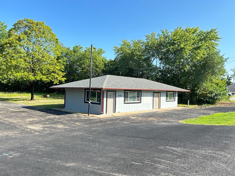 Prime Commercial Opportunity In Ash Flat