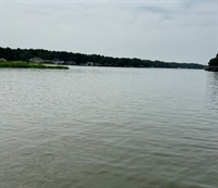 10-acre lakefront property rare - 1