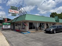 versatile commercial building with - 2
