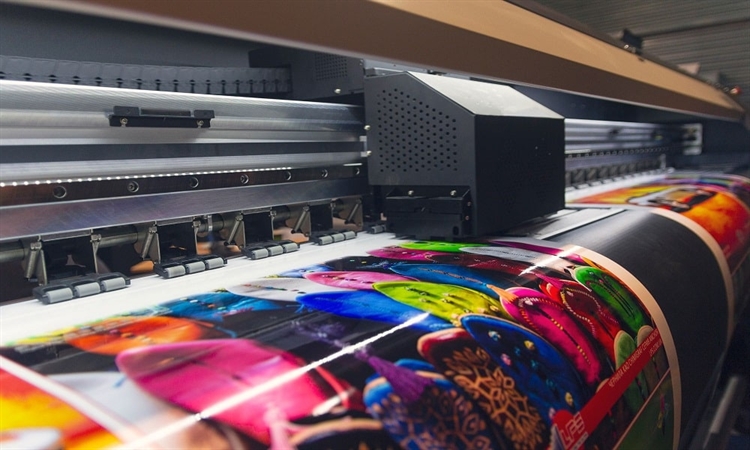 Sign And Print Franchise With Strong Revenue Growth