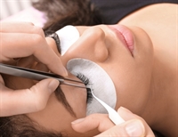 upscale eyelash extension salon - 1