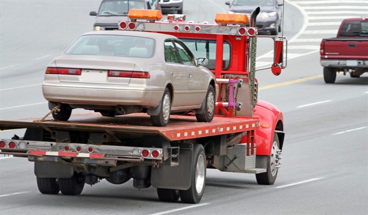 Automotive Tow And Repair Business Operating 24/7