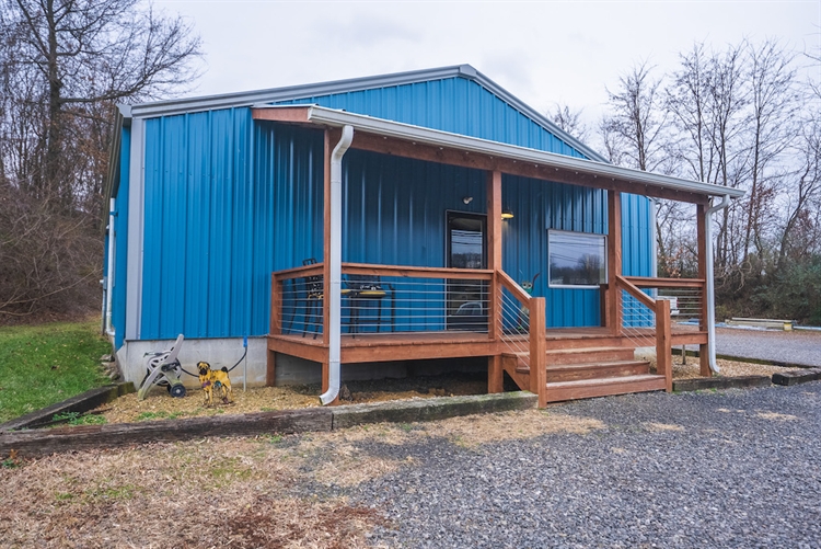 Commercial Building In Convenient Location