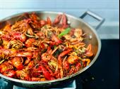 seafood bar with live