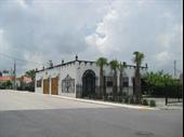 high-visibility retail space dania