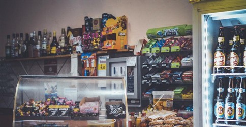 How independent grocery stores can compete with big box stores 