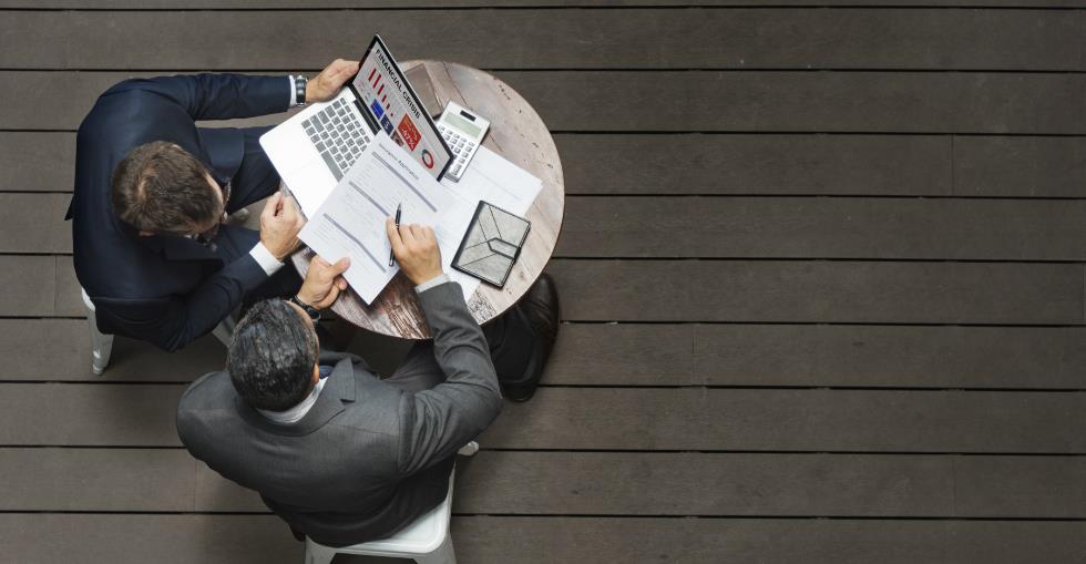 4 tips on how to keep your insurance agency competitive